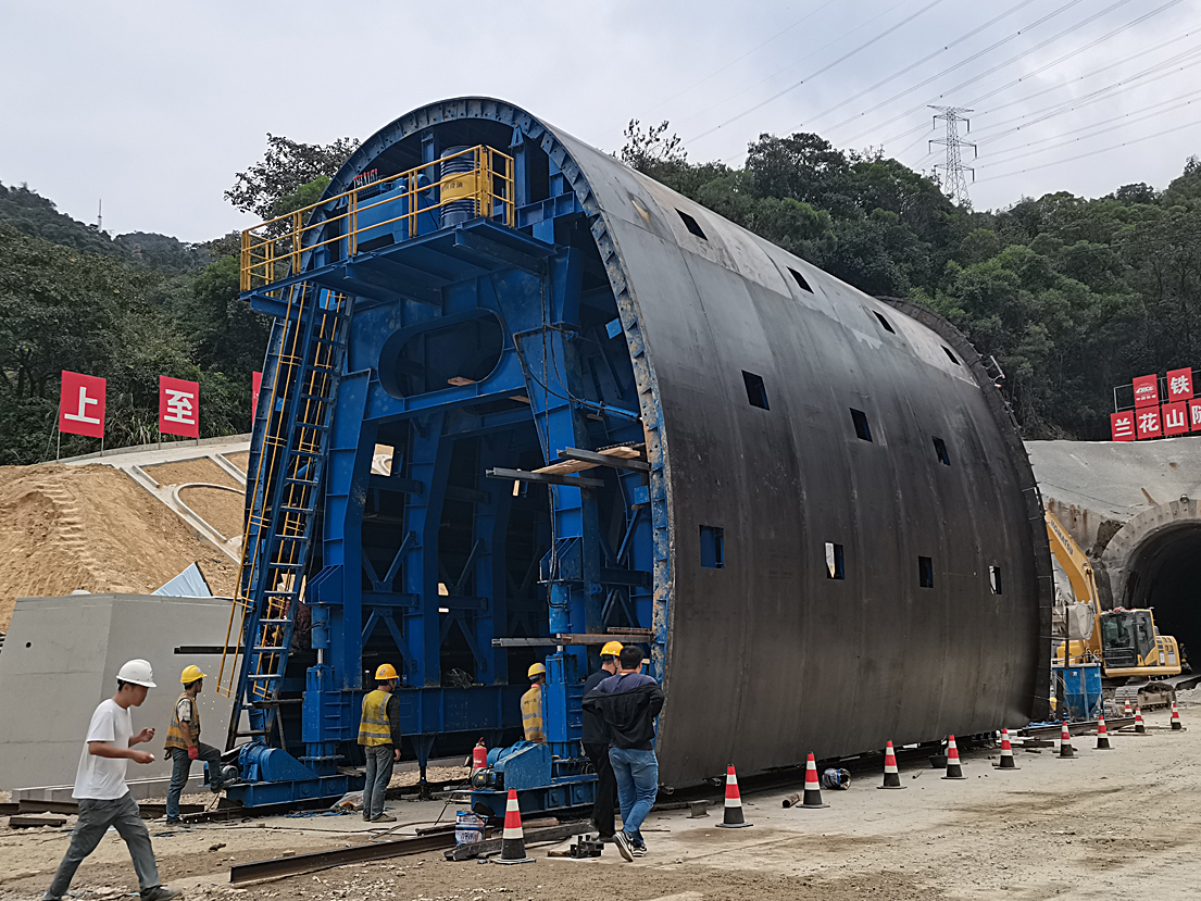 全液壓自動襯砌臺車2